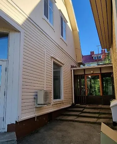 Tyylikaes Kaksio Ihanassa Puutalossa Διαμέρισμα *