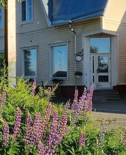 Tyylikaes Kaksio Ihanassa Puutalossa